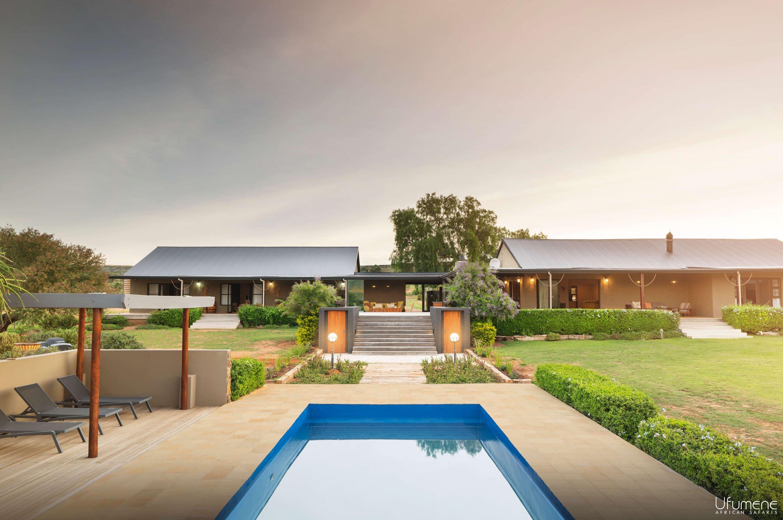 Ufumene-African-Safari-Game-Lodge-accommodation-swimming-pool